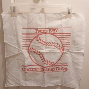 Vintage 1987 Twins Penant Handkerchief
